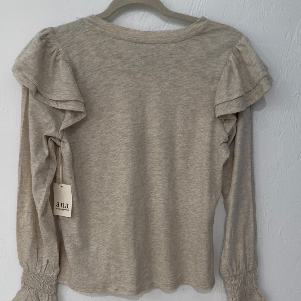 ana A New Approach Oatmeal Heather Ruffle Shoulder Smocked Top PS NEW - Picture 3 of 9
